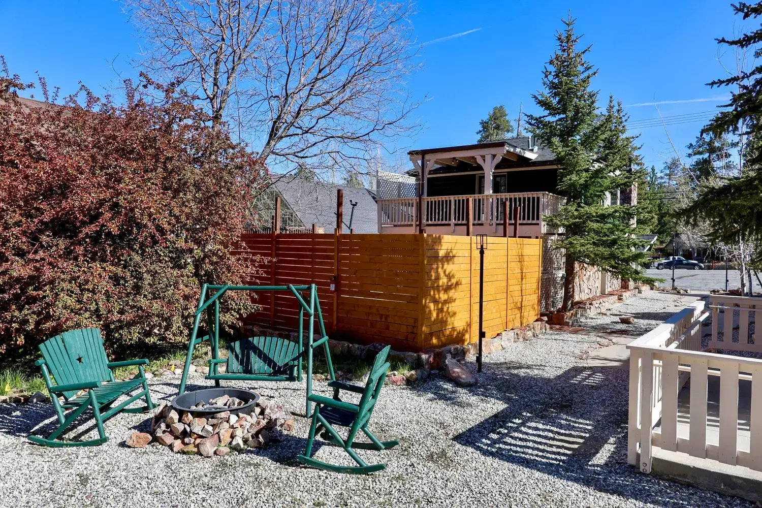 Arkouda Cabins - Communal Fire Pit