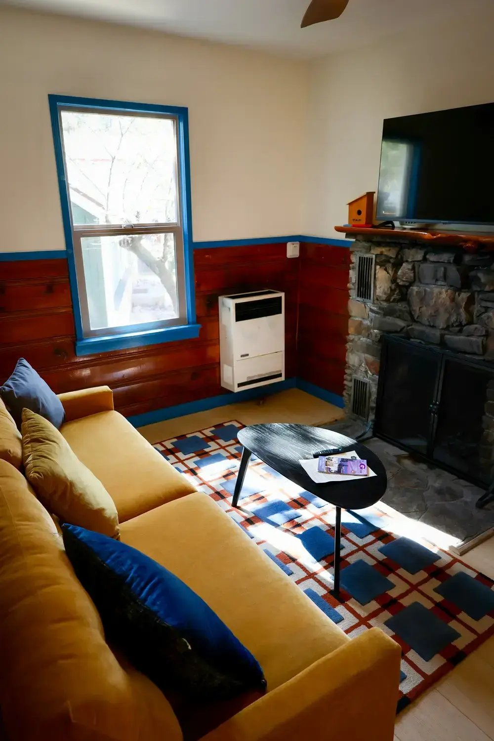 Cabin 7 Living room
