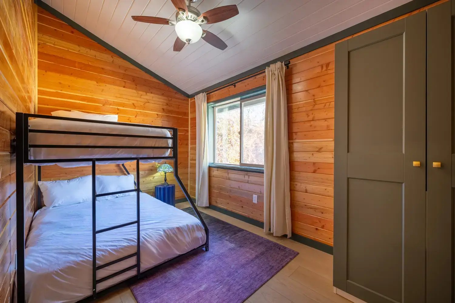 2025-11-04-Arkouda_Cabins-033