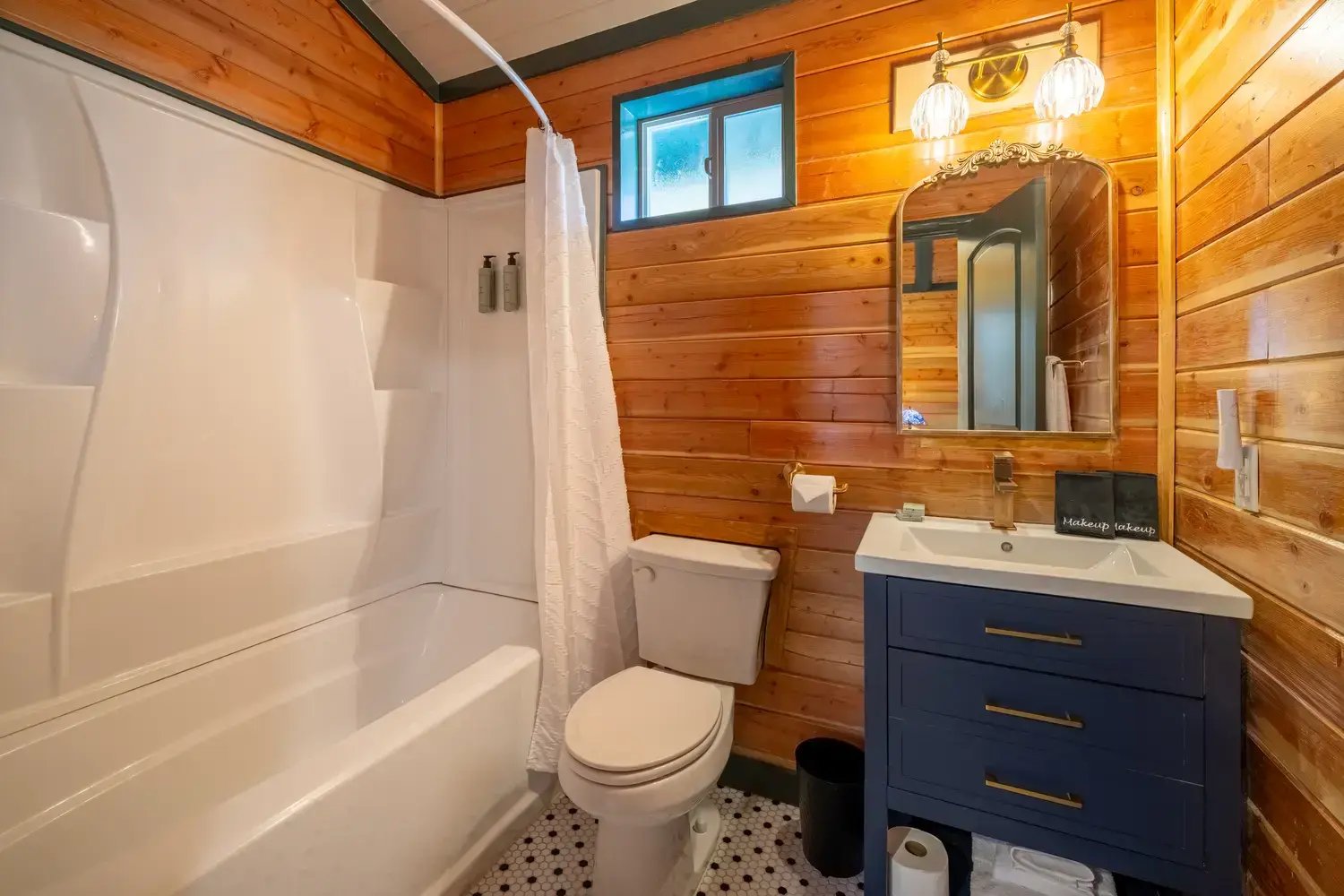 Bathroom cabin 9